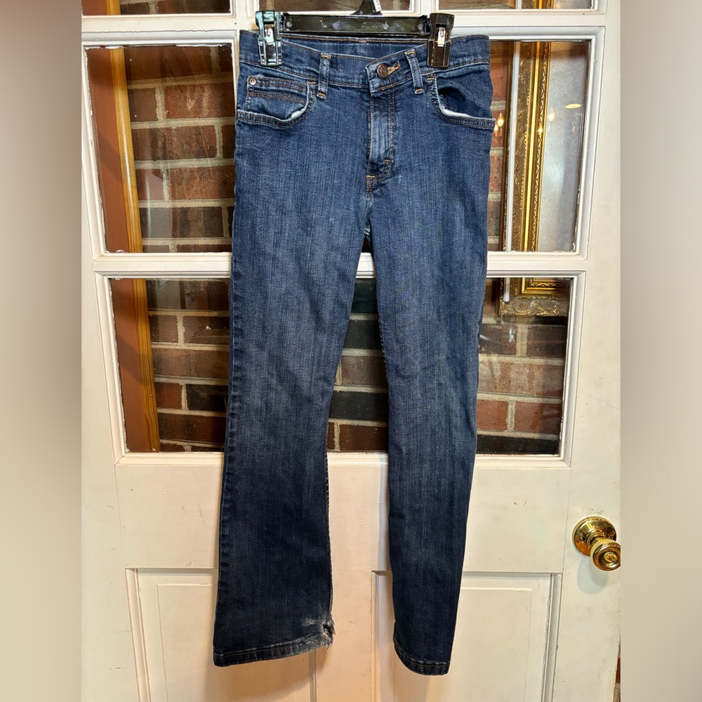 Wrangler Youth Boys 12 regular. Has adjustable elastic waist band. Some fraying